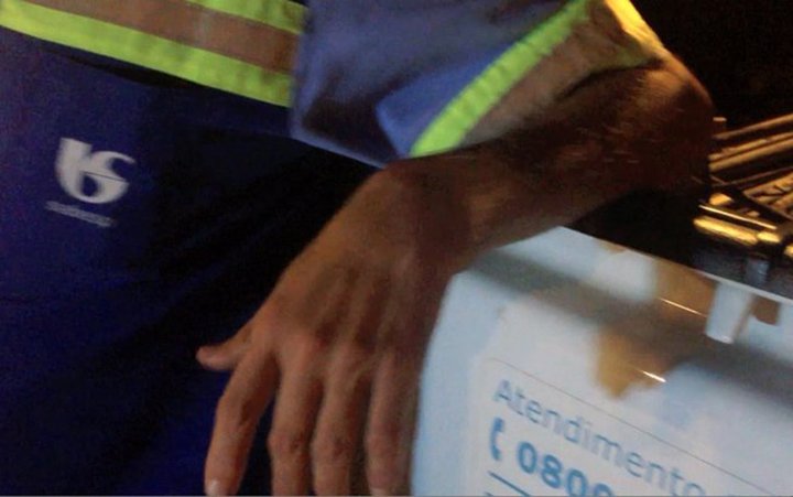 Trabalhadores da Sabesp sao hostilizados pela populacao