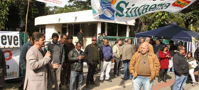img_cetesb_por_unanimidade_a_greve_continua_3_dia_de_greve_10_06_2016